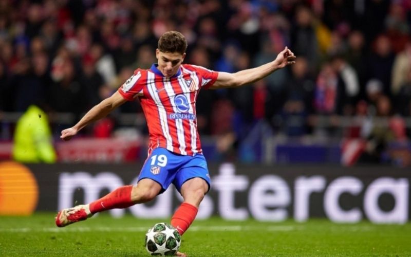 Vì sao quả phạt đền phải thực hiện lại theo luật FIFA